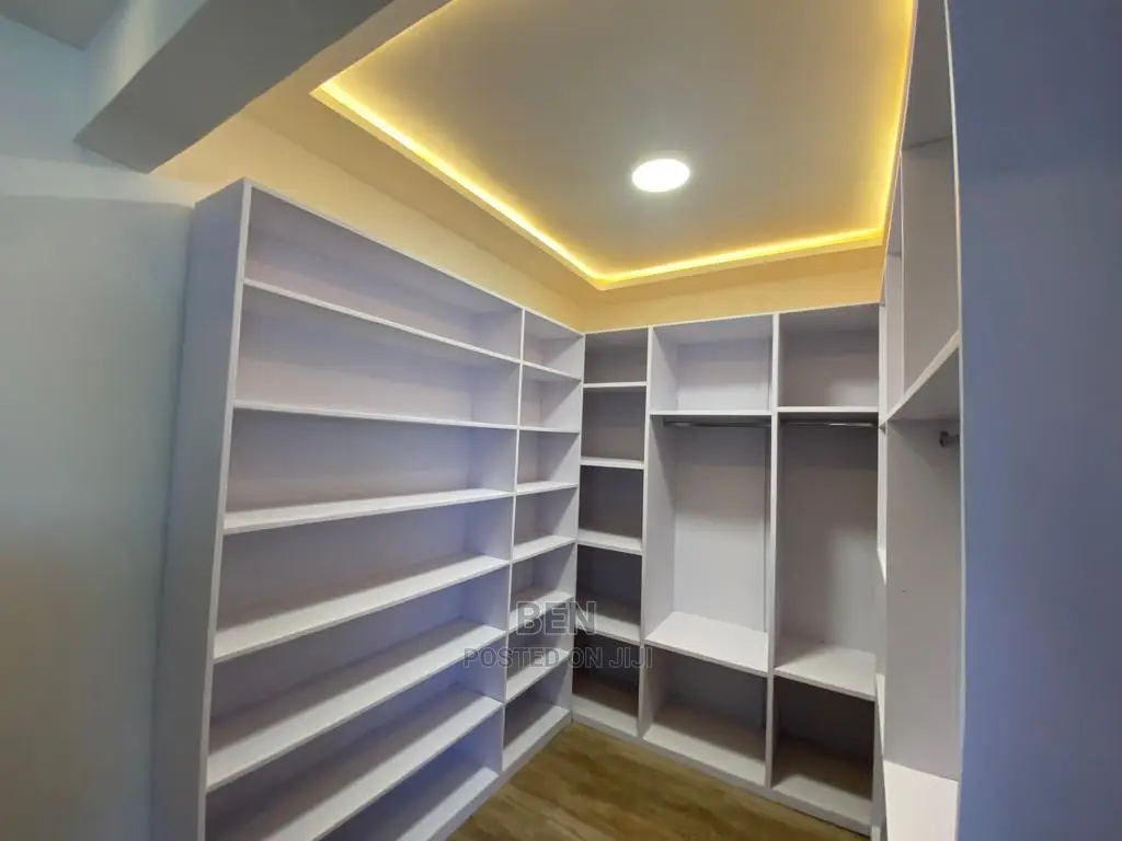 3bdrm House in Lakeside, East Legon for Sale