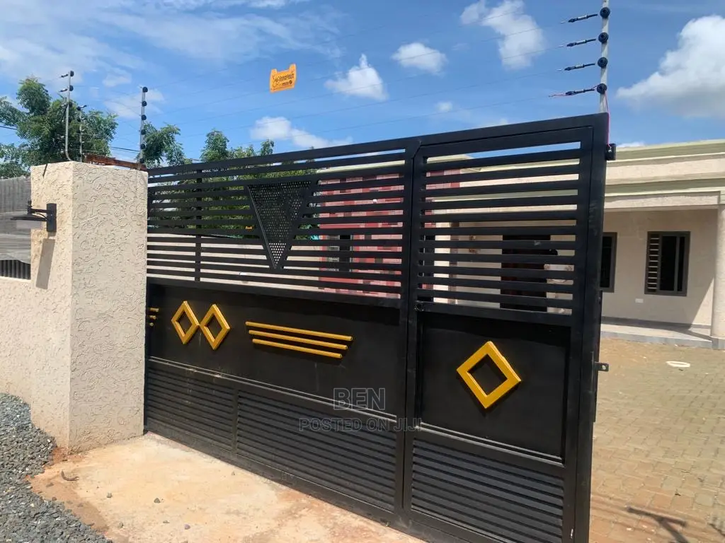 3bdrm House in Lakeside, East Legon for Sale