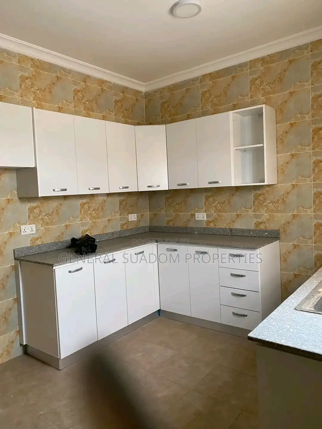 3bdrm House in Suadom Properties, Baatsona Total for rent