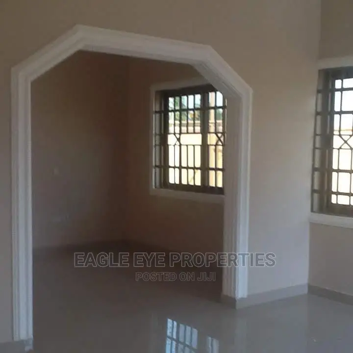 3bdrm House in Oyarifa for Sale