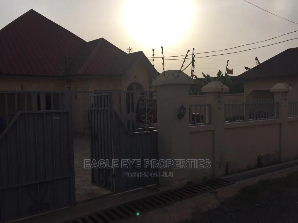 3bdrm House in Oyarifa for Sale