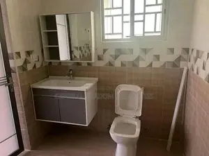3bdrm Duplex in Suadom Properties, Accra Metropolitan for Rent