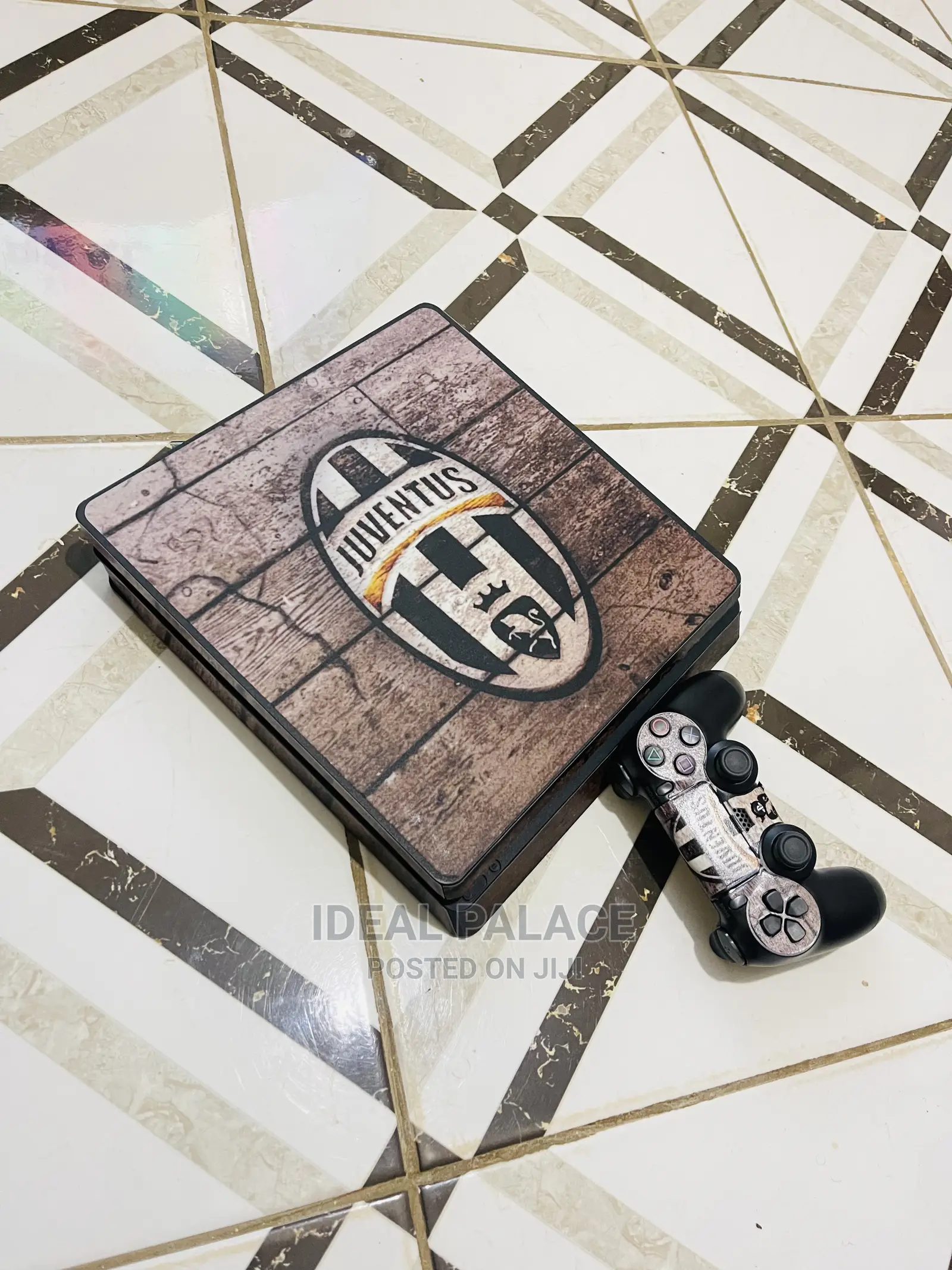 Ps4 Slim With Games. Juventus Skin Edition