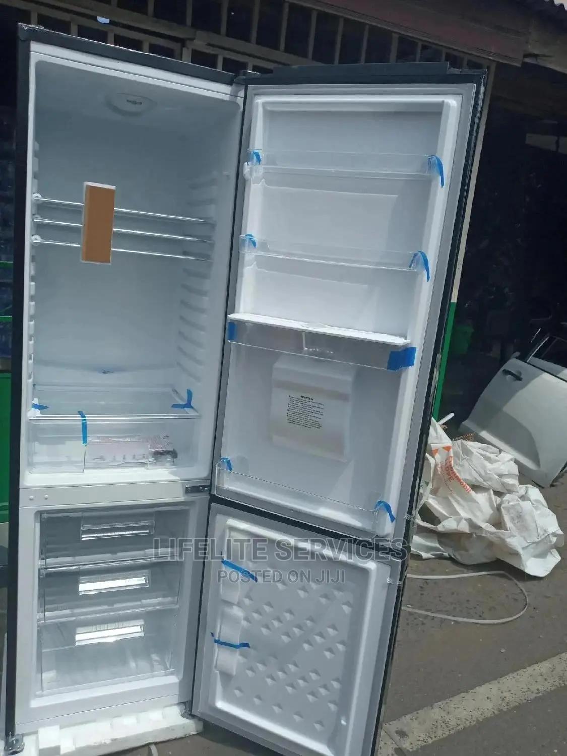 Efficient Legacy Fridge Wìth Dispenser