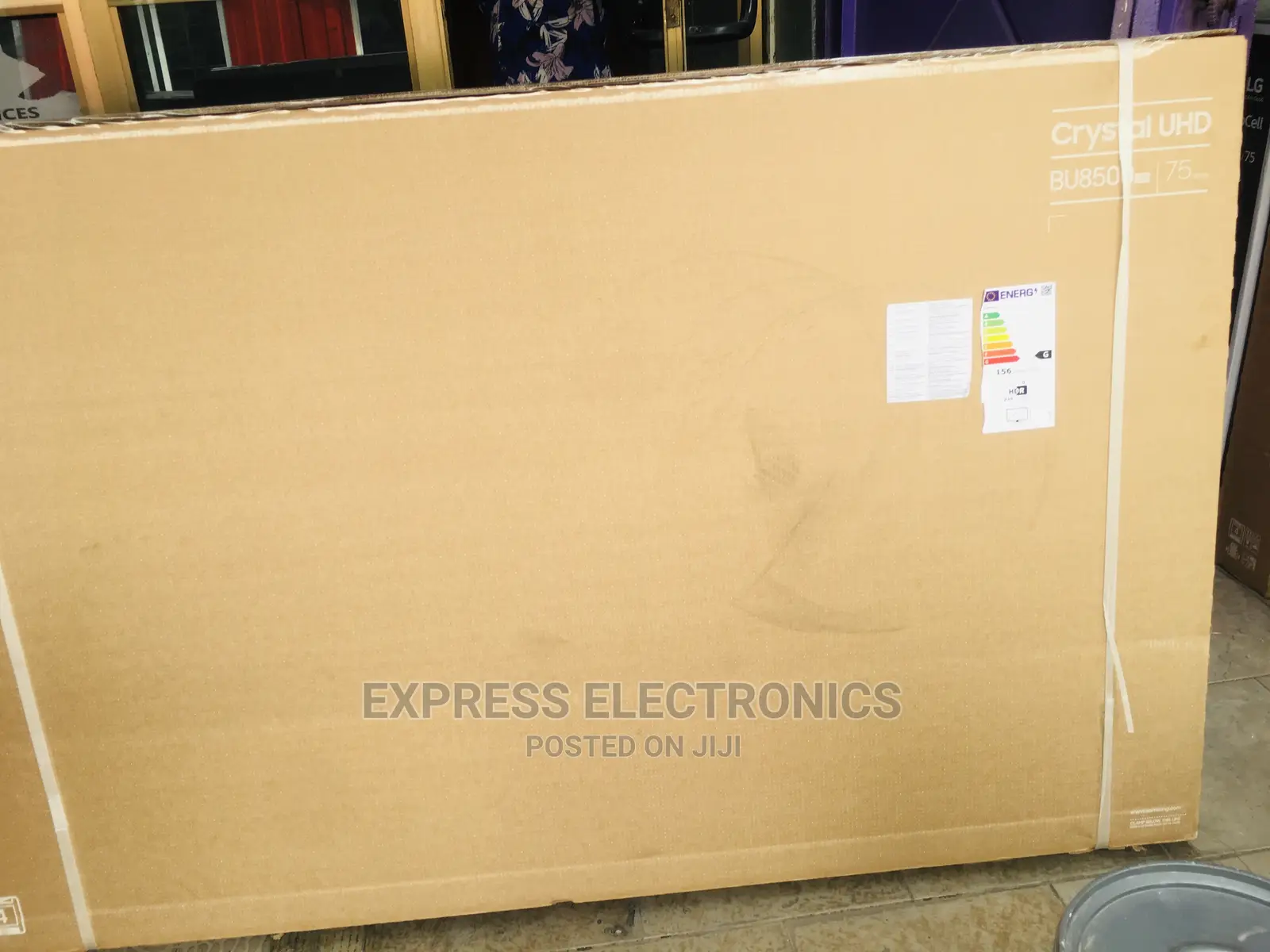 Dynamic Contrast 75”Bu8572 UHD Smart Samsung +Dstv