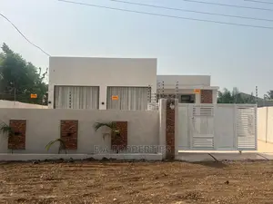 3bdrm House in E a Properties, Lake Side Estate for Sale