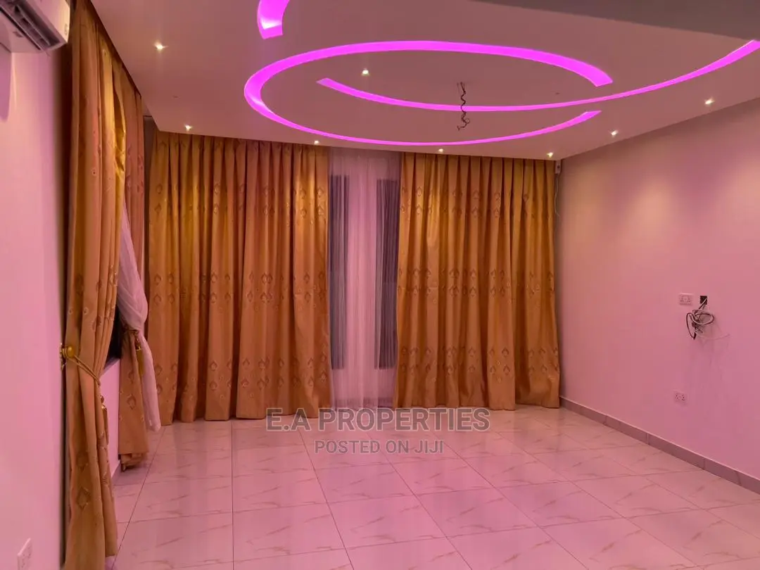3bdrm House in E a Properties, Lake Side Estate for Sale