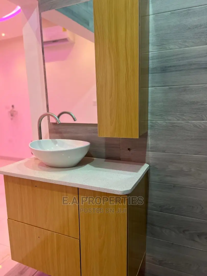 3bdrm House in E a Properties, Lake Side Estate for Sale