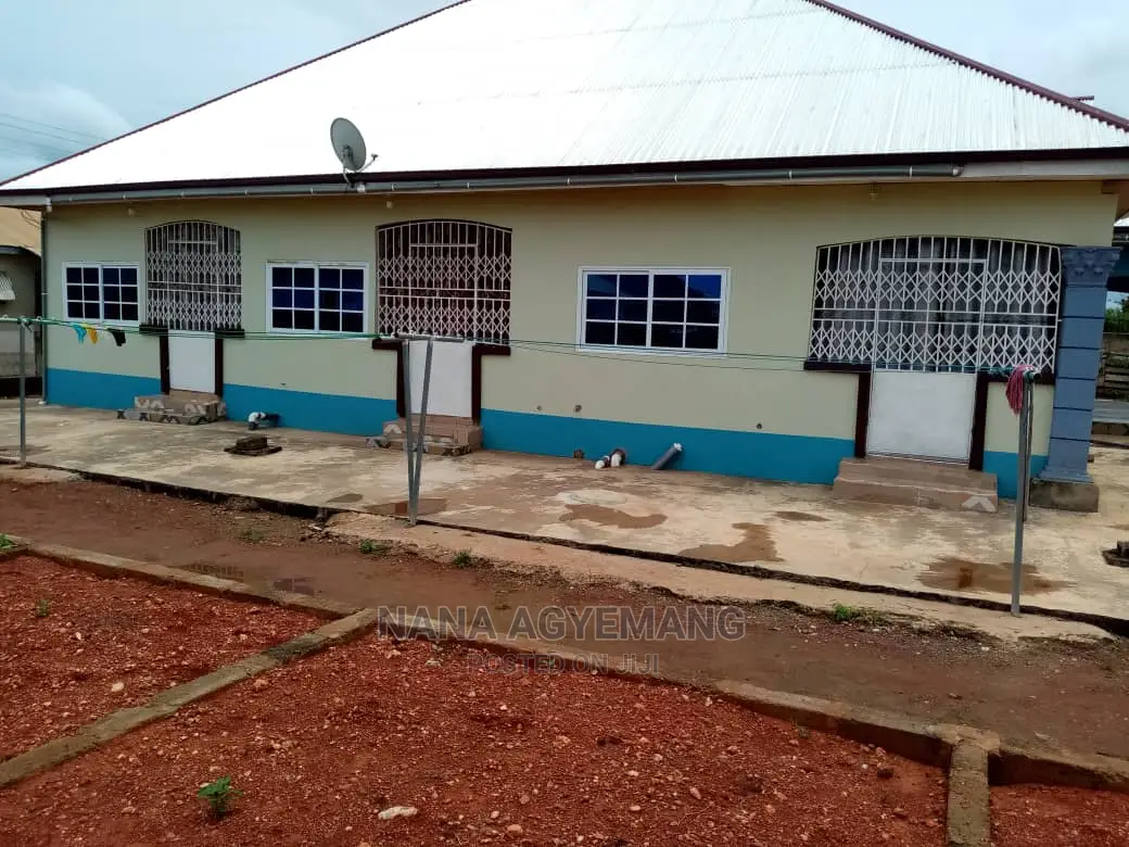 Furnished 6bdrm Block of Flats in Asuakwa Liberation, Sunyani Municipal