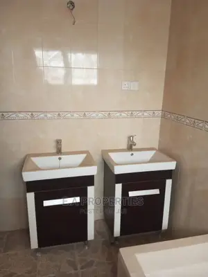 7bdrm House in E a Properties, Police Station for Rent