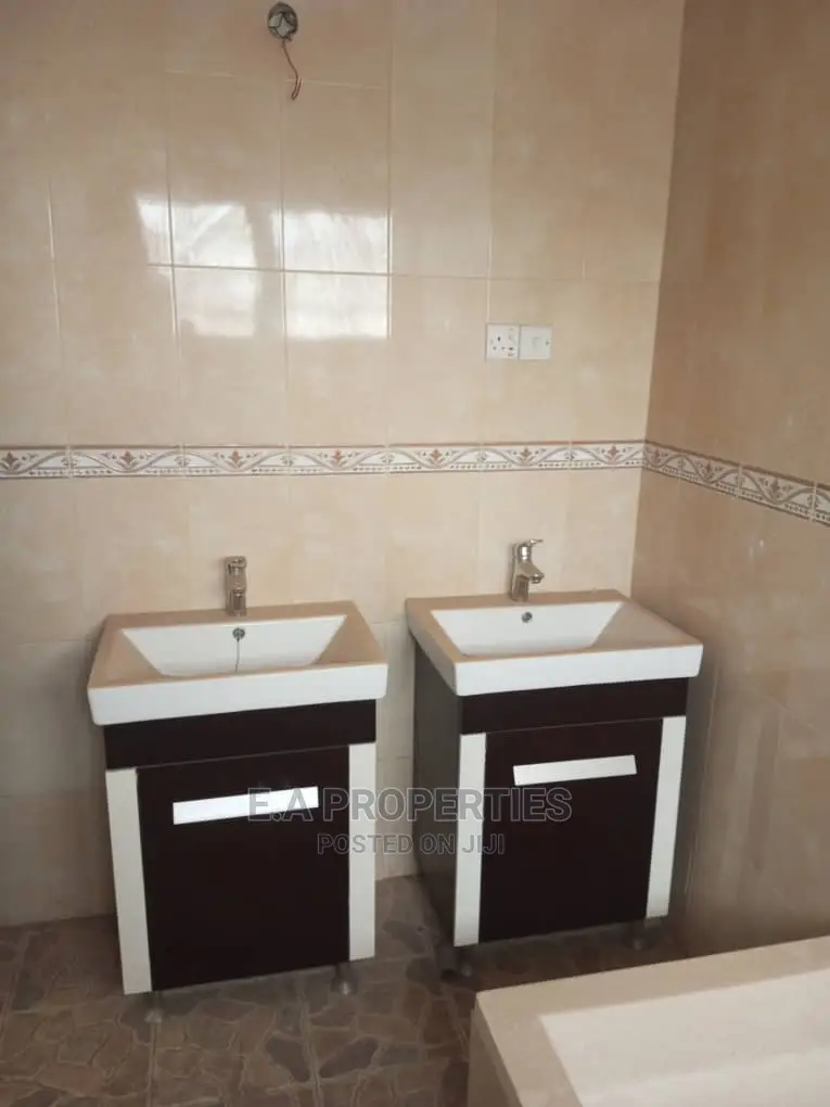 7bdrm House in E a Properties, Police Station for Rent