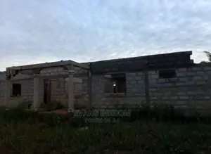 5 Bed Room Uncompleted House