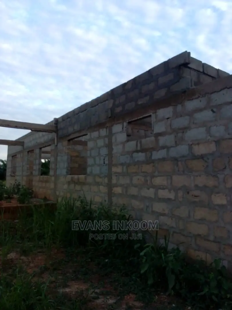 5 Bed Room Uncompleted House