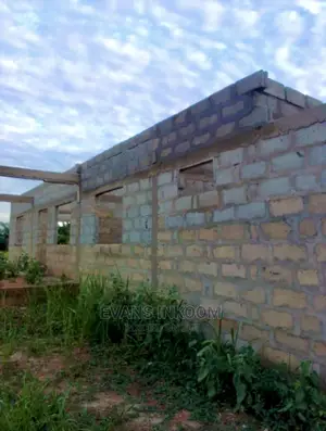 5 Bed Room Uncompleted House