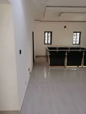 5bdrm Mansion in Executive 5 Bedroom, Tema Metropolitan for sale