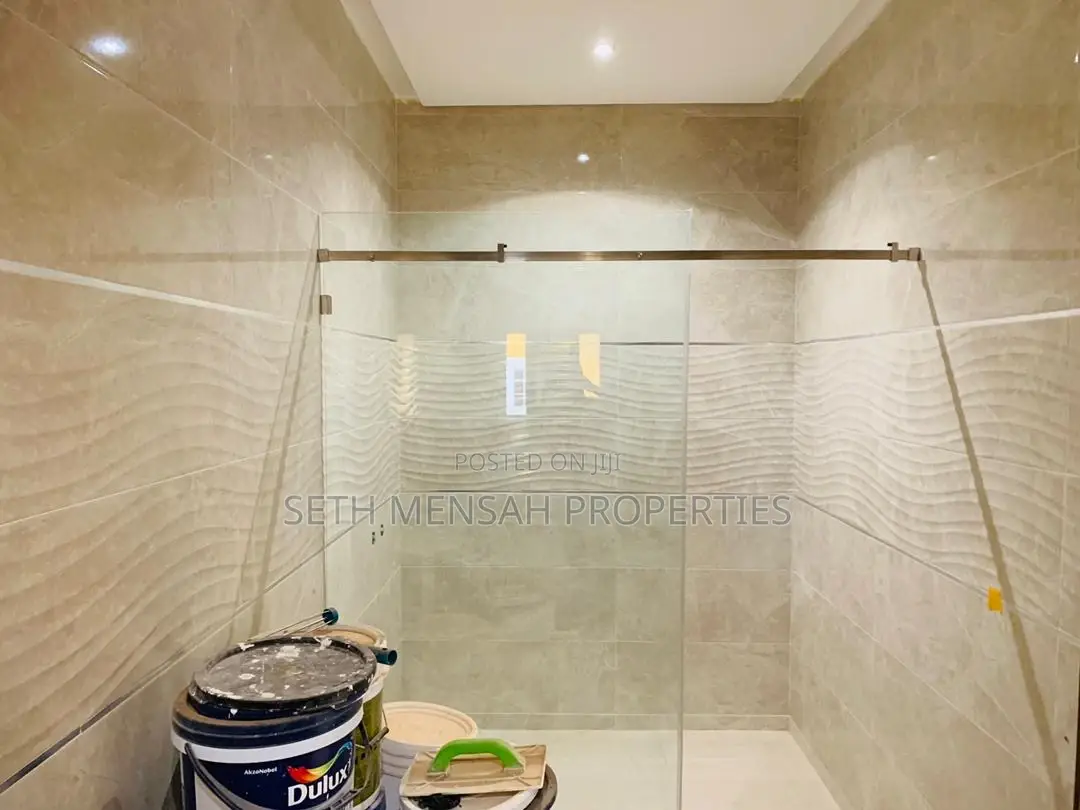 5bdrm House in Skm Property, East Legon for Rent