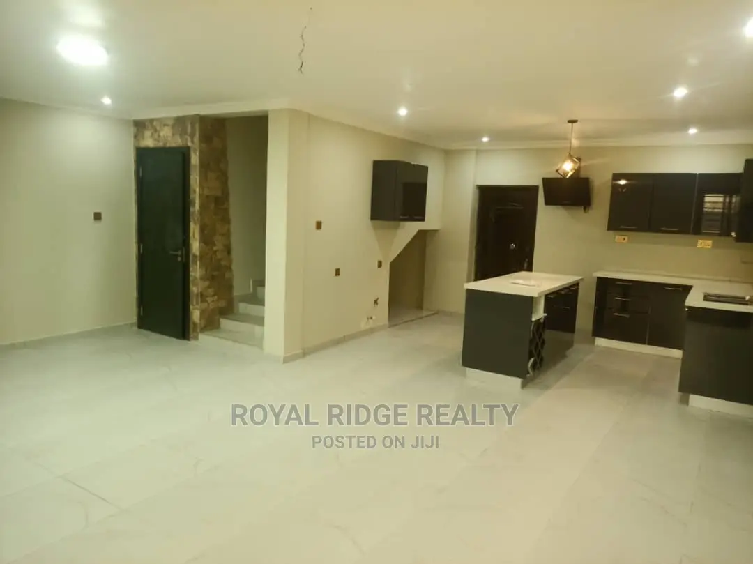 2bdrm Duplex in Upsa, Accra Metropolitan for rent