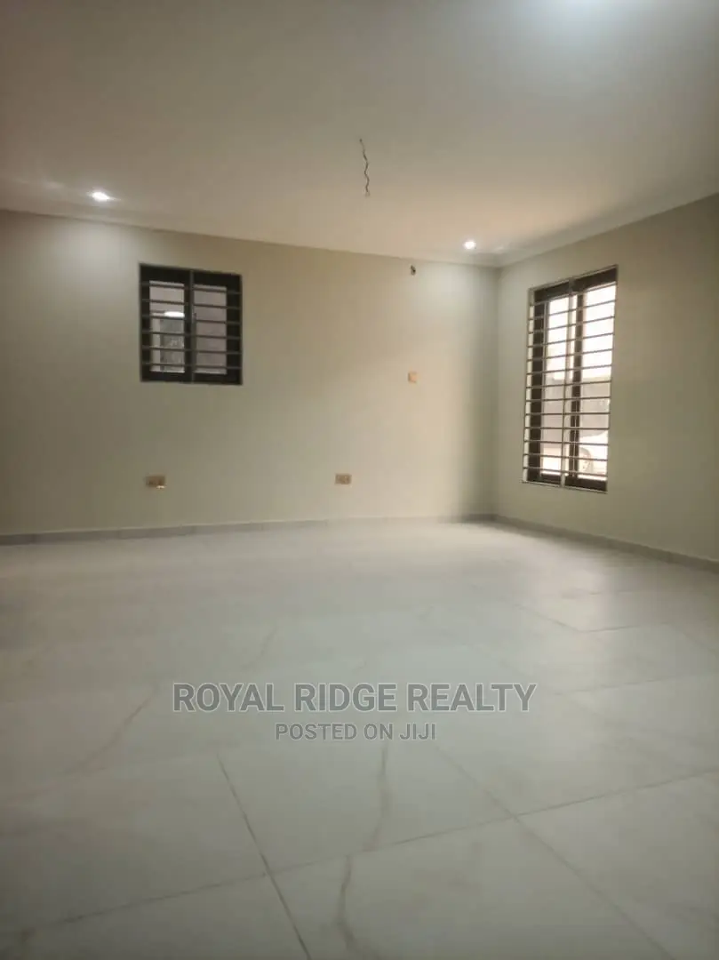 2bdrm Duplex in Upsa, Accra Metropolitan for rent