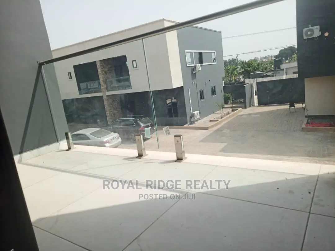 2bdrm Duplex in Upsa, Accra Metropolitan for rent