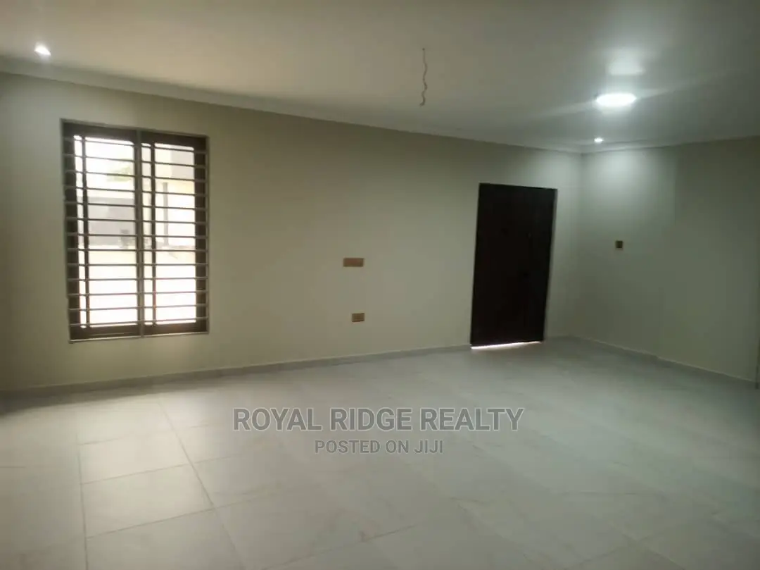 2bdrm Duplex in Upsa, Accra Metropolitan for rent