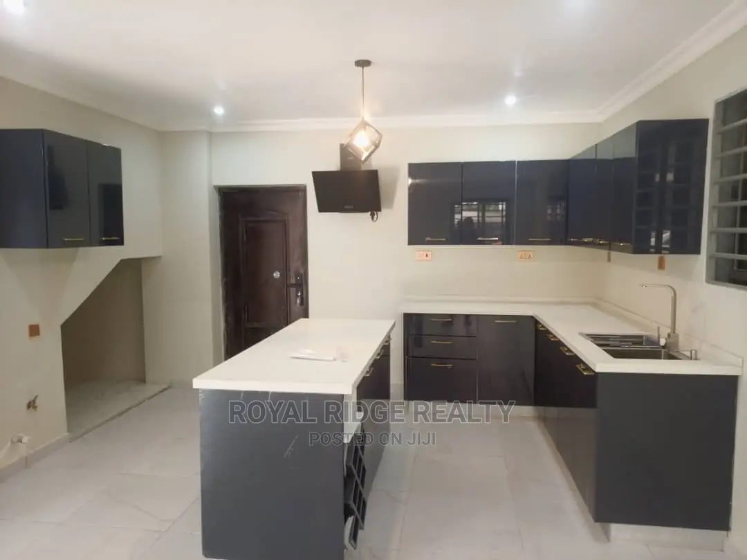 2bdrm Duplex in Upsa, Accra Metropolitan for rent