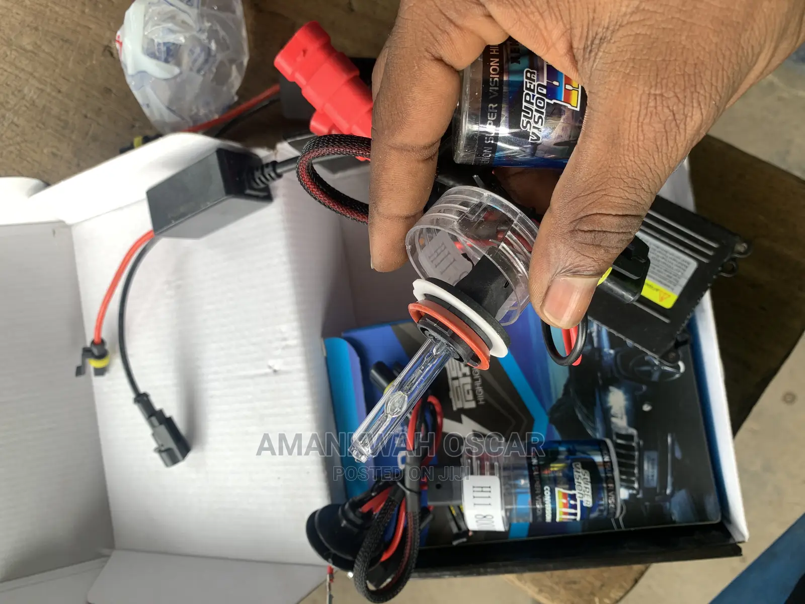 Xenon Hid Chargeable Light (Bulb) for All Cars Available