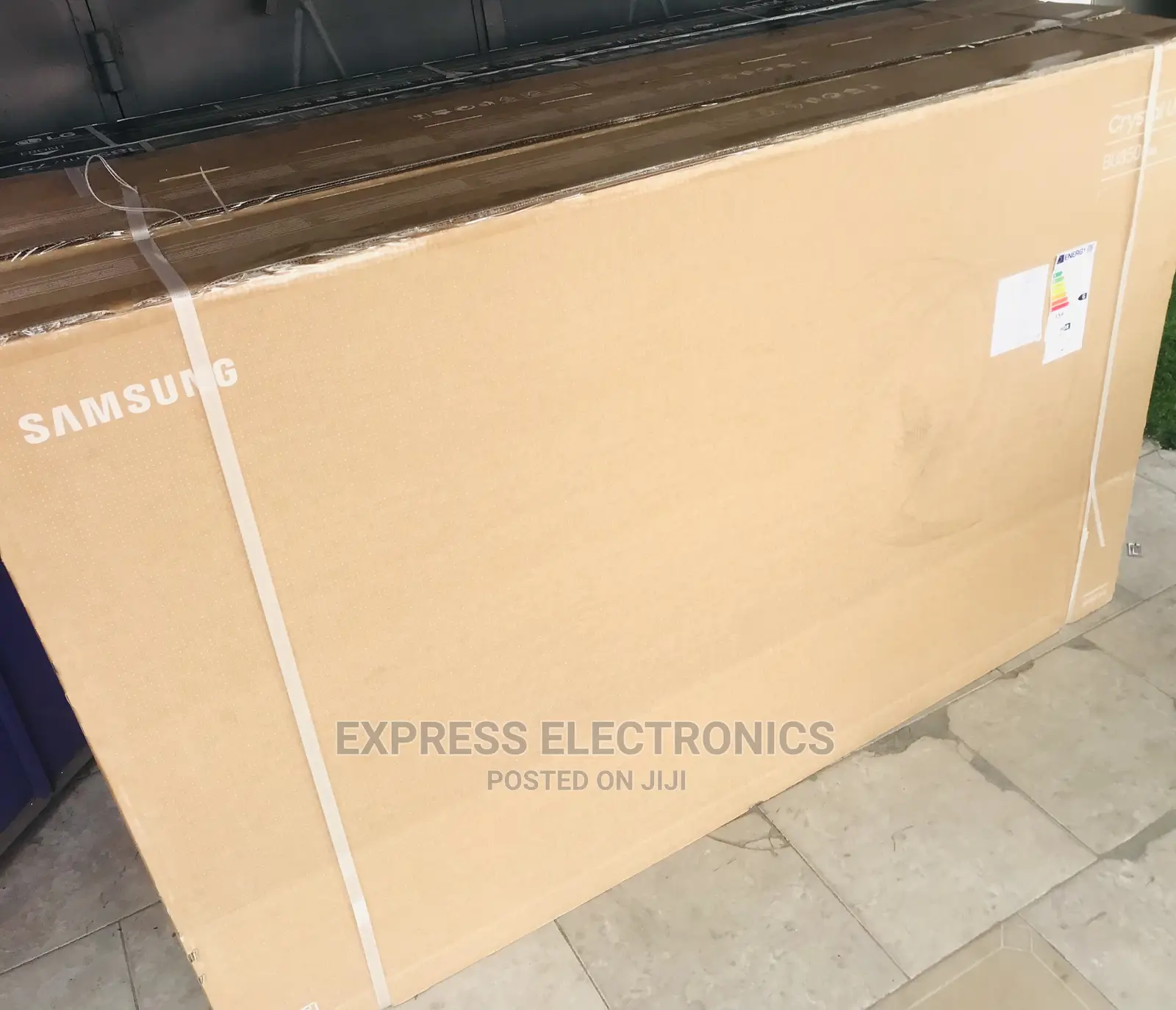 {+Dstv}UHD Smart Samsung 75”75BU8572 Tv