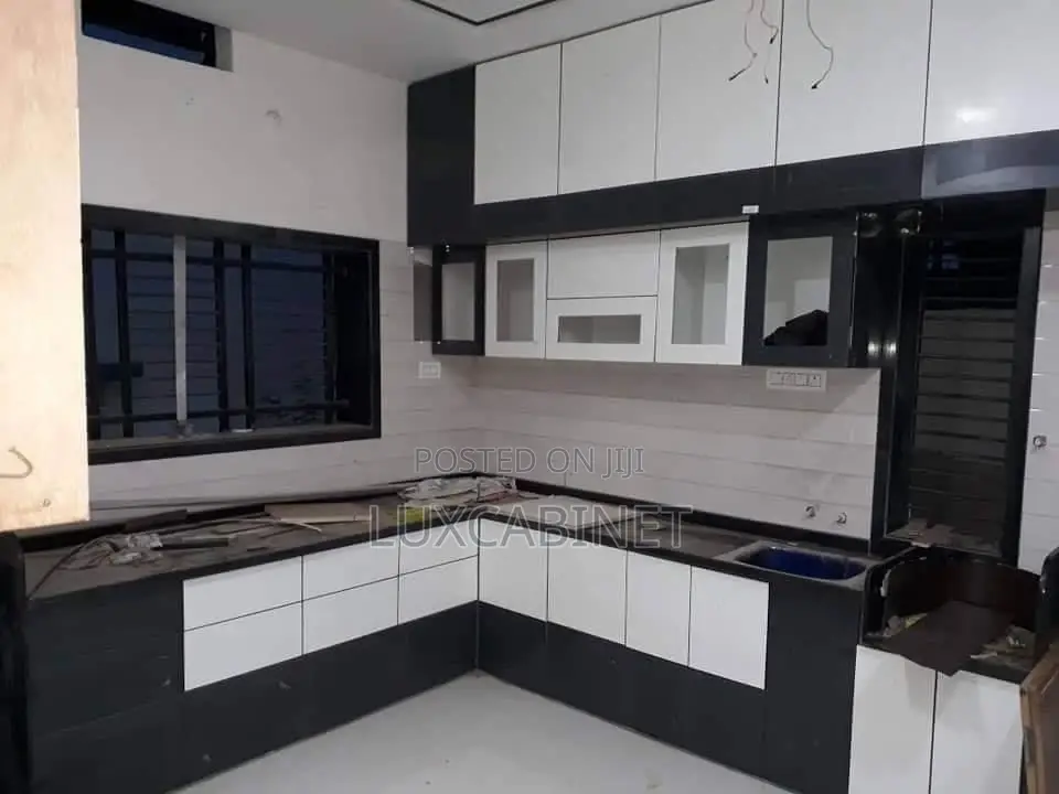 Modern Kitchen Cabinets
