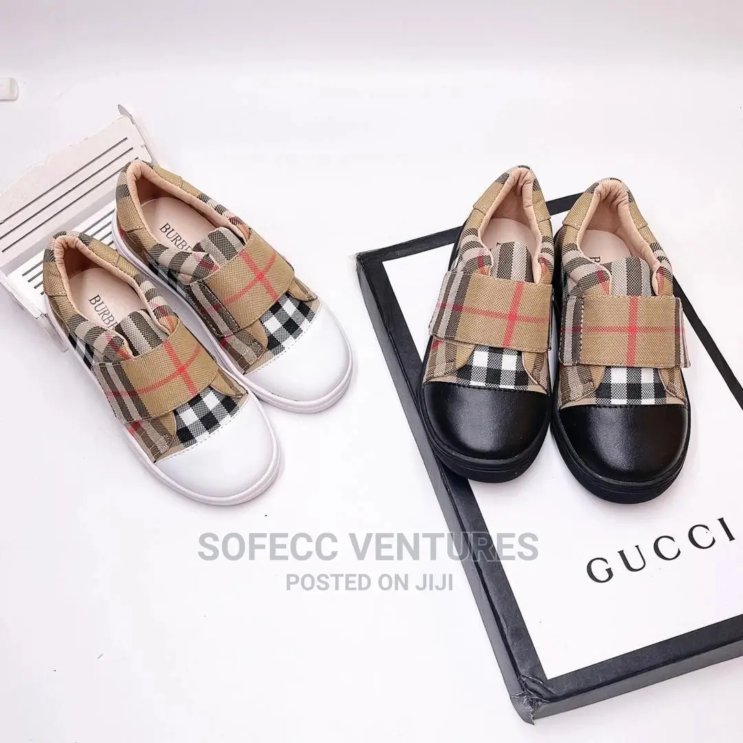 Burberry Kids Shoe in Size 28