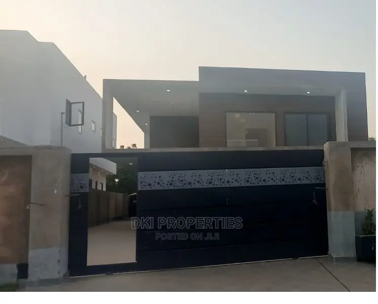 3bdrm House in Dki Properties, East Legon for Sale