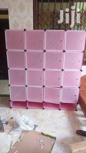 16 Cubes Plastic Wardrobe