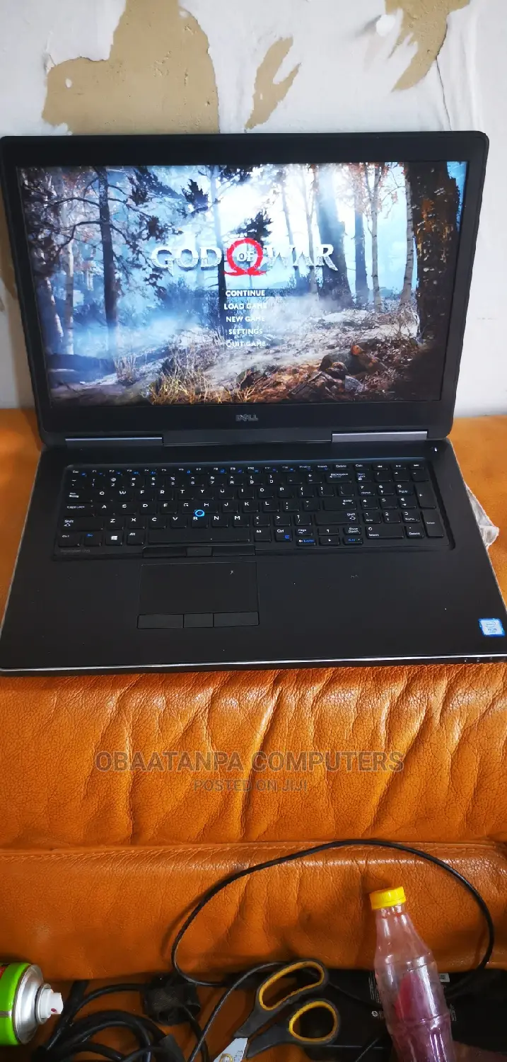 Laptop Dell Precision 7720 16GB Intel Xeon SSD 512GB