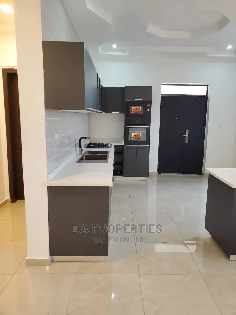 4bdrm House in E a Propertis, School Junction for Sale