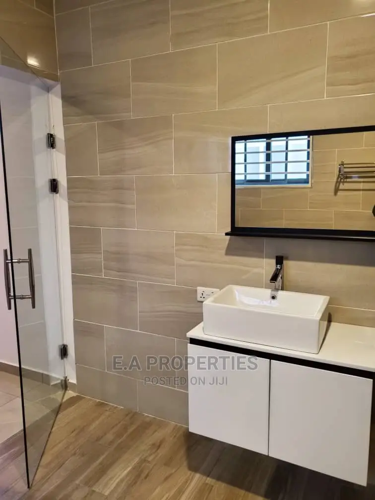 4bdrm House in E a Propertis, School Junction for Sale