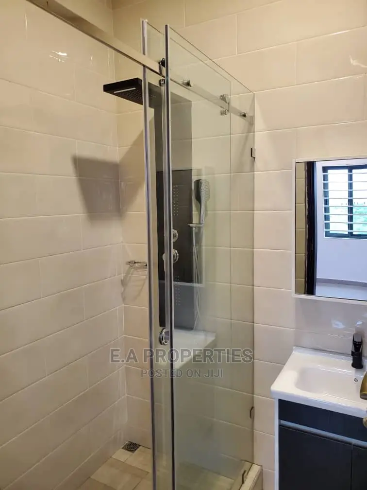 4bdrm House in E a Propertis, School Junction for Sale