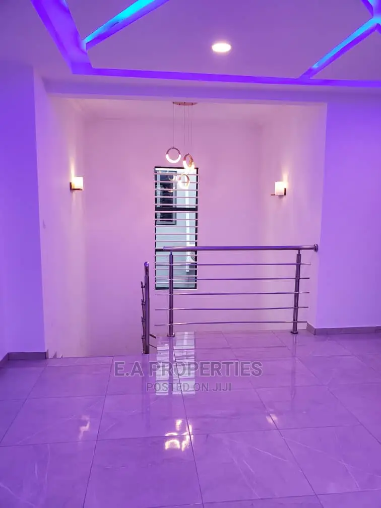 4bdrm House in E a Propertis, School Junction for Sale