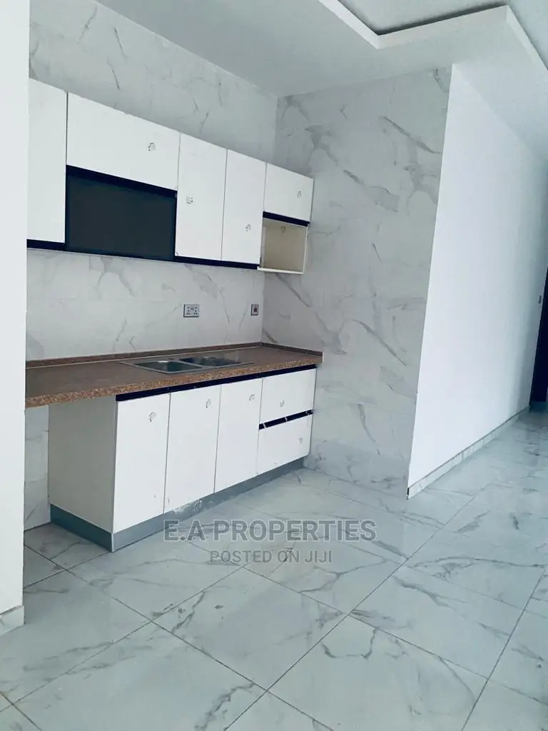 4bdrm House in E a Propertis, School Junction for Sale