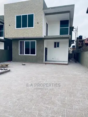 4bdrm House in E a Propertis, School Junction for Sale