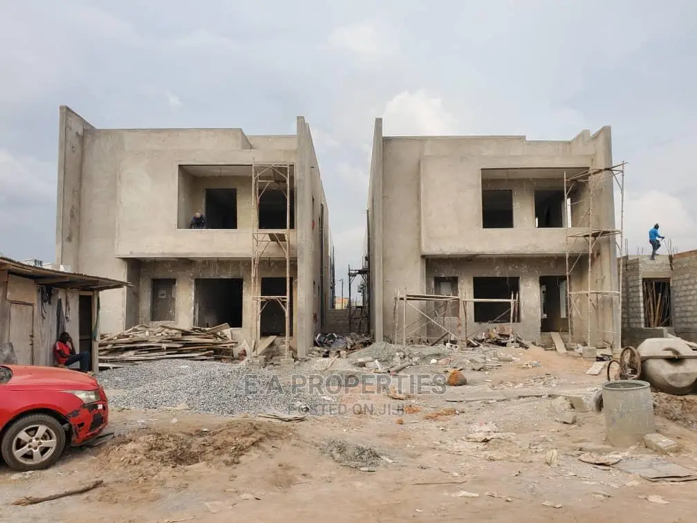 5bdrm House in E a Properties, School Junction for Sale
