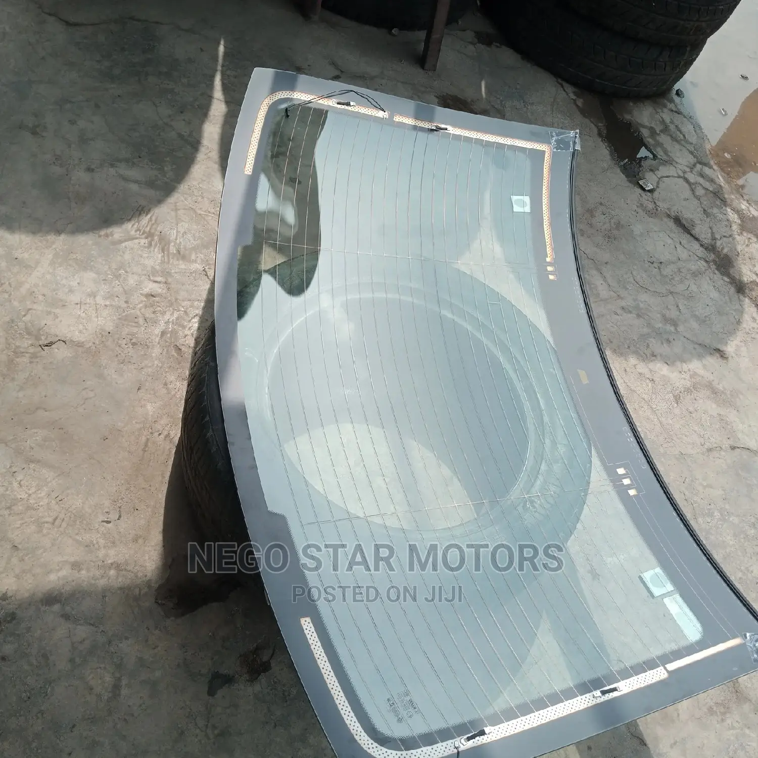 Original Mercedes Benz C250 Back Glass With Heater Plugs