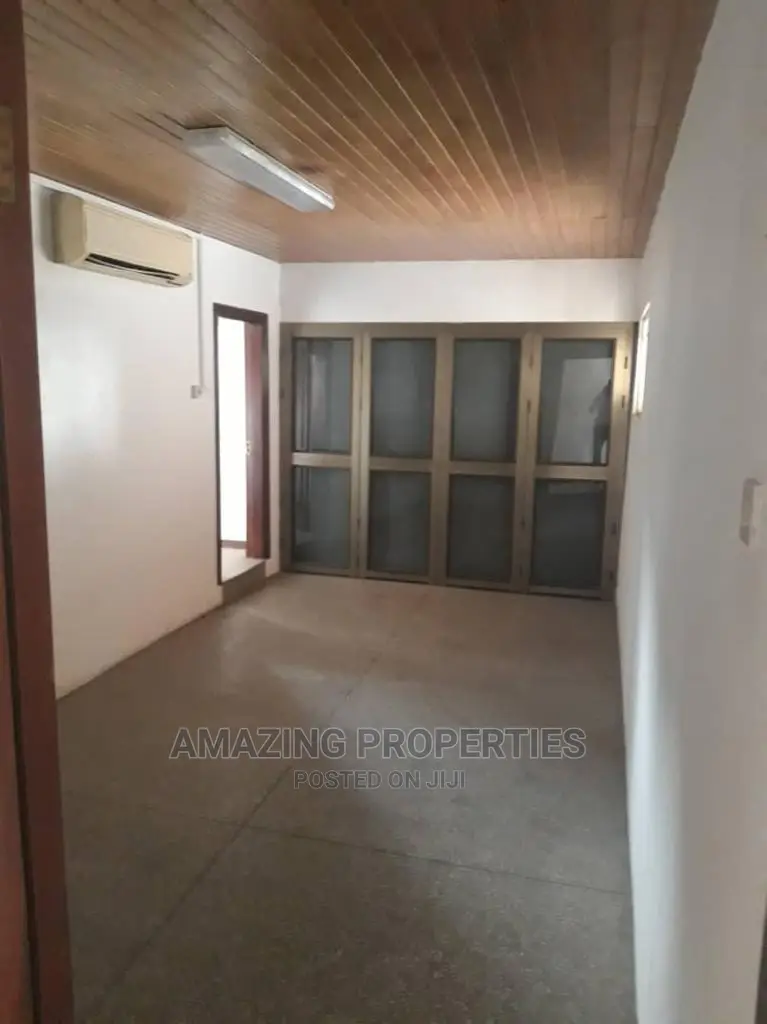 4bdrm House in Airport Residential Area for Sale