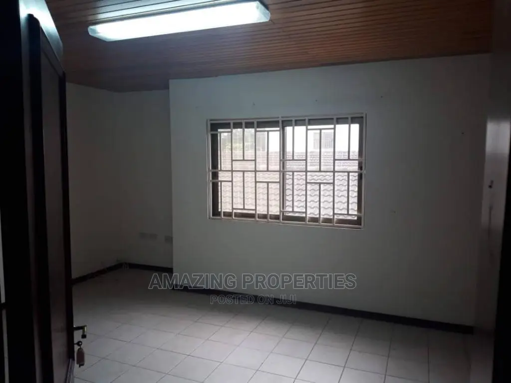 4bdrm House in Airport Residential Area for Sale