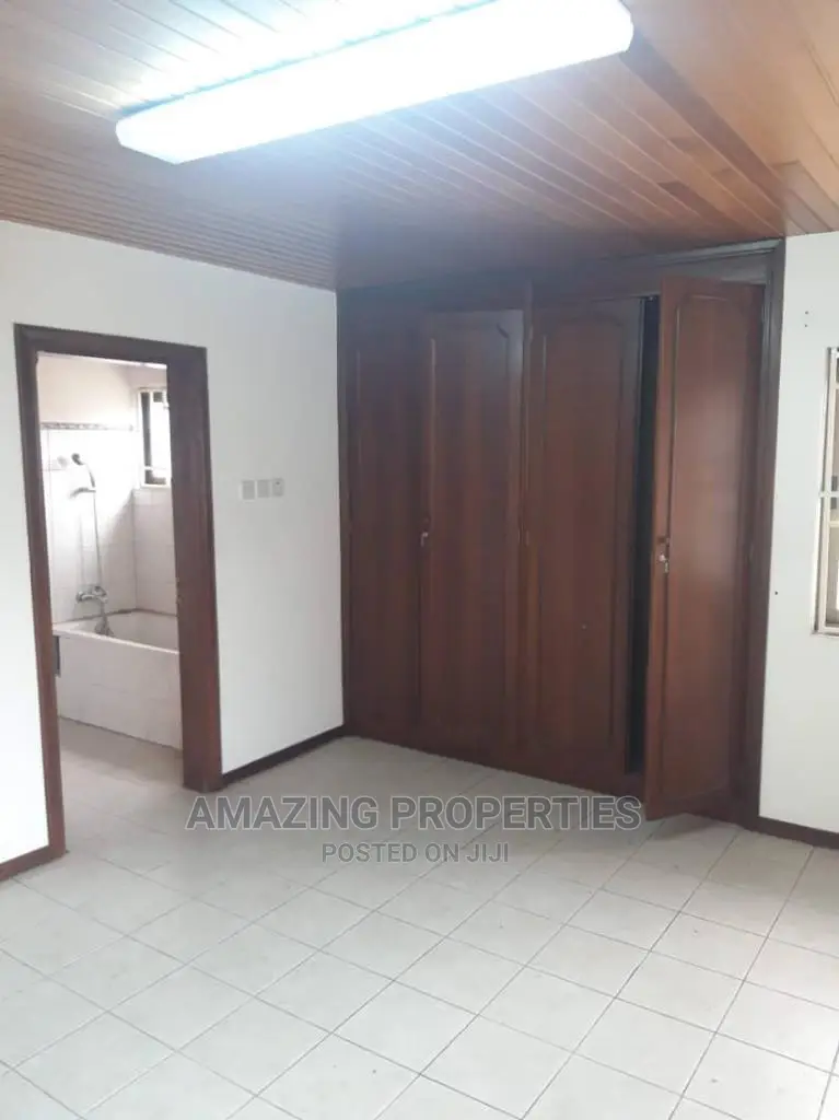 4bdrm House in Airport Residential Area for Sale