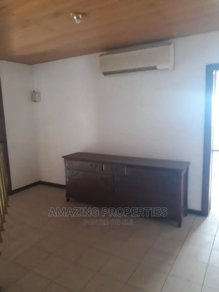 4bdrm House in Airport Residential Area for Sale
