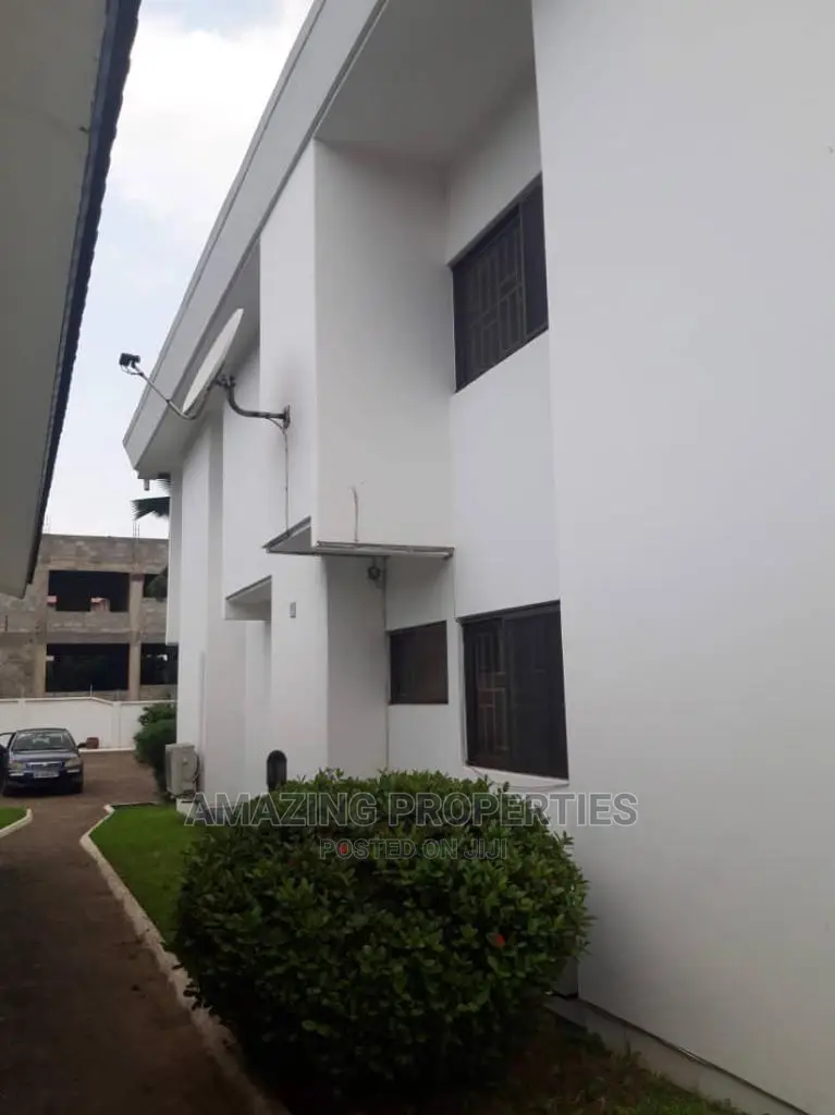 4bdrm House in Airport Residential Area for Sale