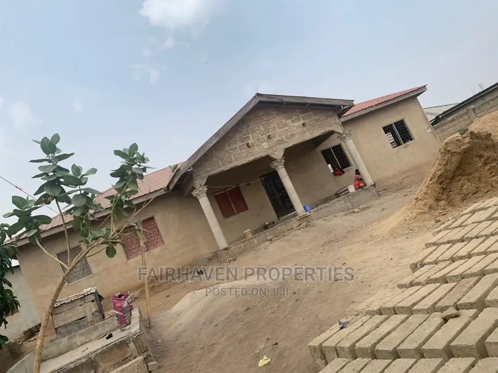 3bdrm House in Kasoa for Sale