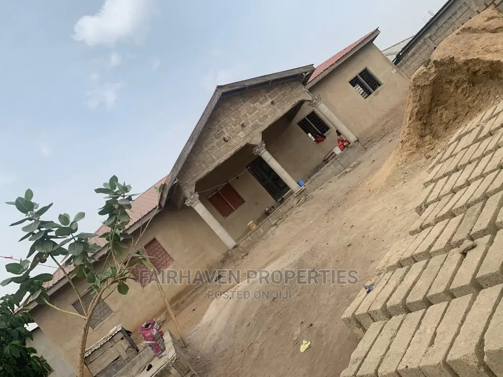 3bdrm House in Kasoa for Sale