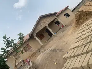 3bdrm House in Kasoa for Sale