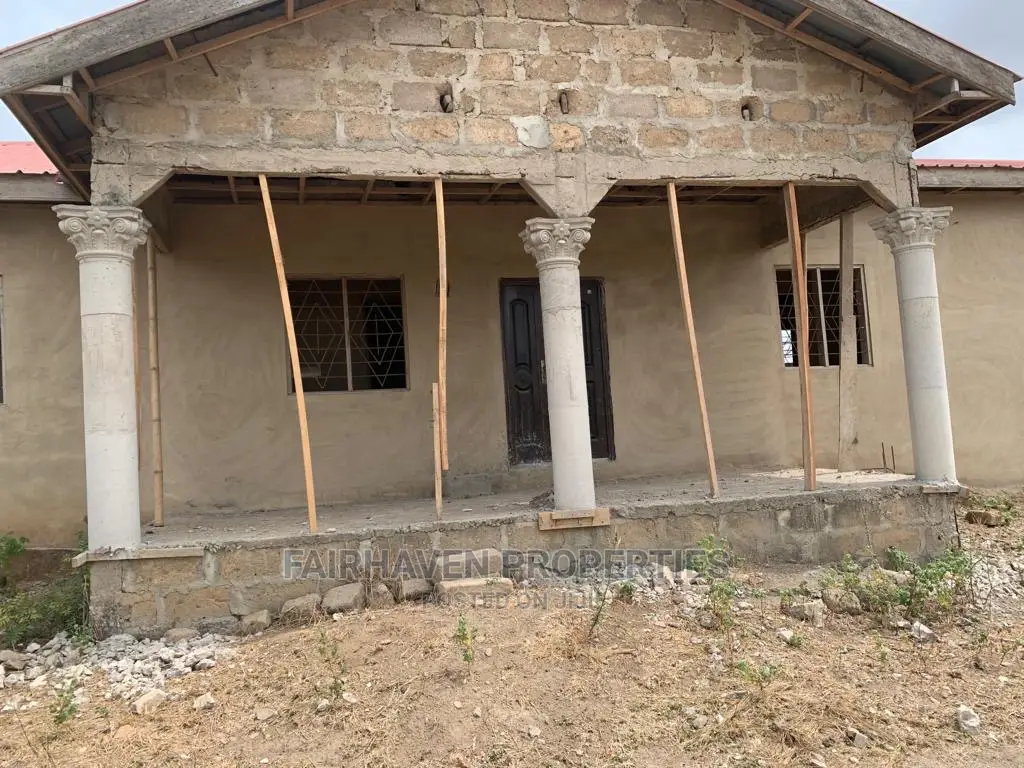 3bdrm House in Kasoa for Sale
