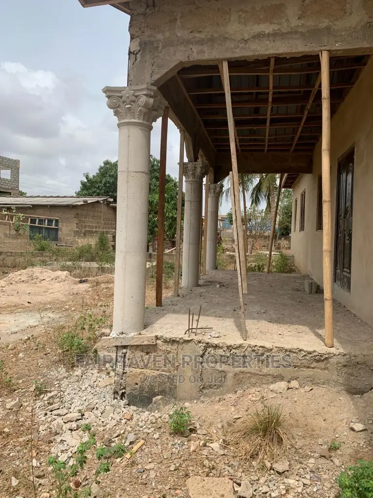 3bdrm House in Kasoa for Sale